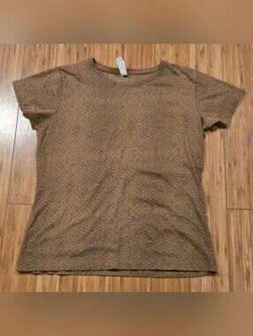 Live And Tell LAT Classic Women's Short-Sleeve Crew Neck Top